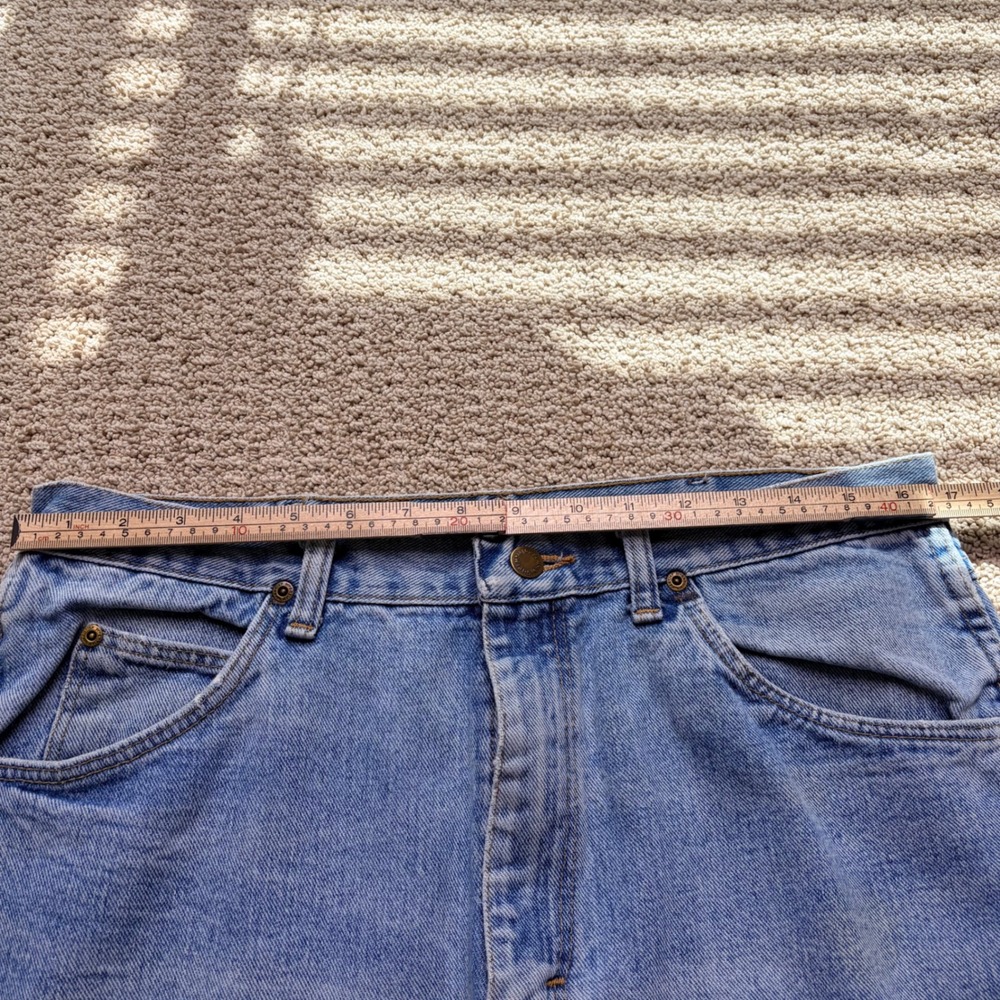 Vintage Wrangler Mens Light Wash Denim Jeans Made in USA 36x30 (35x29) Blue - Picture 6 of 7